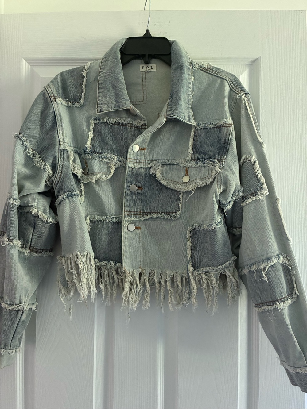 POL Patchwork Frayed Cropped Denim Jacket in Washed Blue Size Small